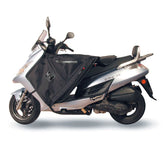 Coprigambe Termoscud®, un coprigambe impermeabile in poliammide. Utilizzato su scooter. Di TUCANO URBANO.